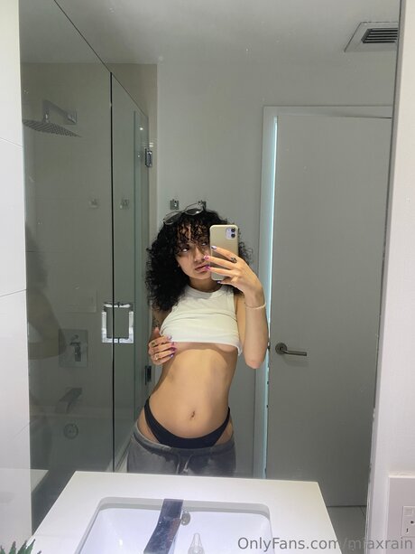 miaxrain star high quality photos