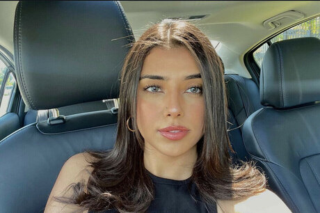 Gal Akbari nudes star pictures