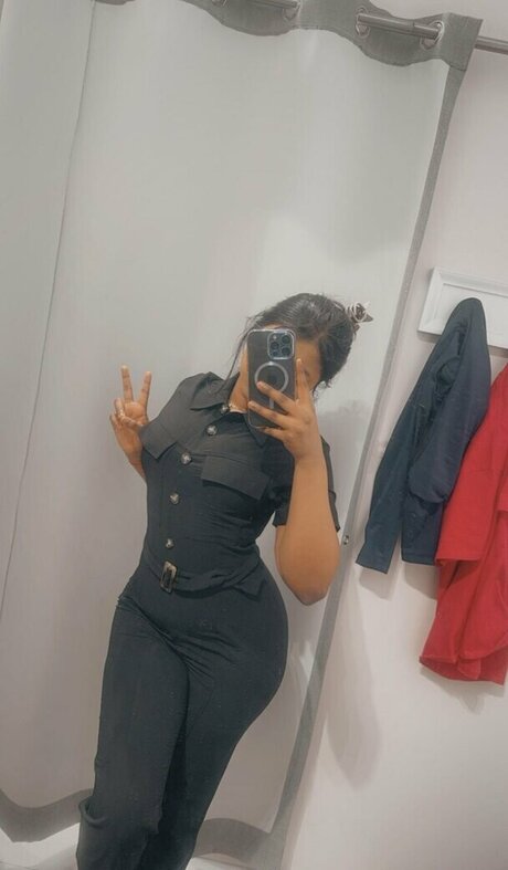 tftuelips pornographic star photo