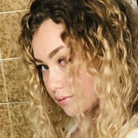 xmadelineo adult model photo