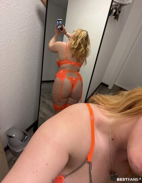 Sarahfahr9 model pretty pic