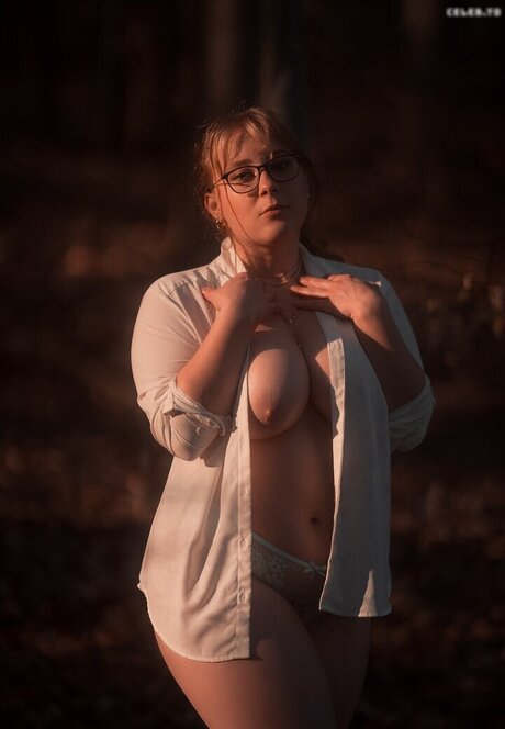 Sarahfahr9 pornstar top picture