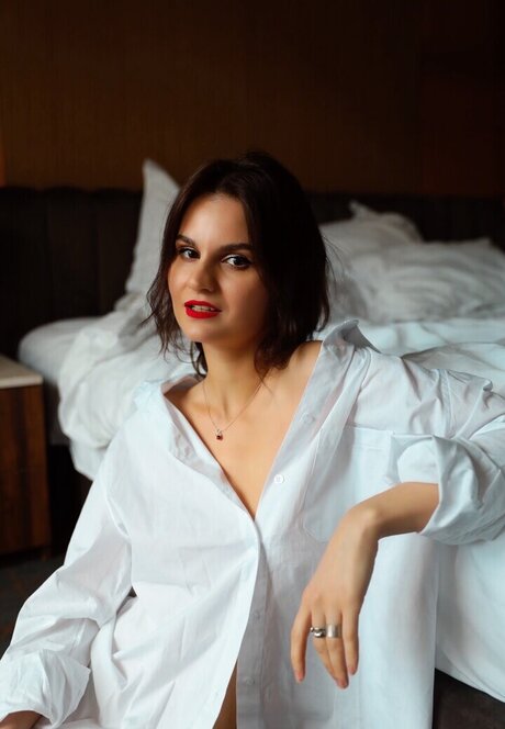 Tonya Rozatti sexy pornstar pics