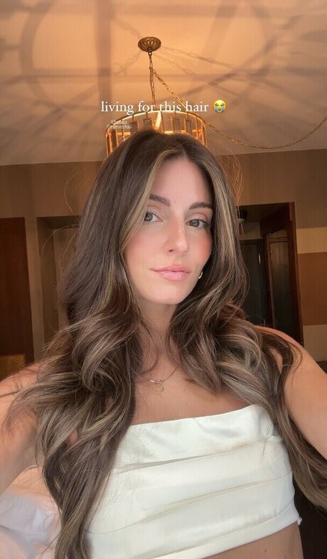 Carla Bezanson hd actress picture