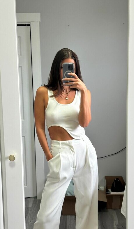 Carla Bezanson actress pic