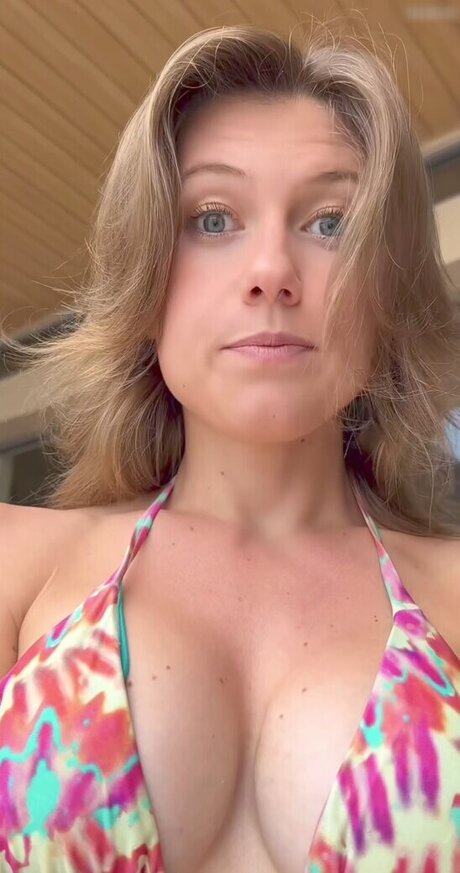 Mona Huygelen pornstar beautiful photos