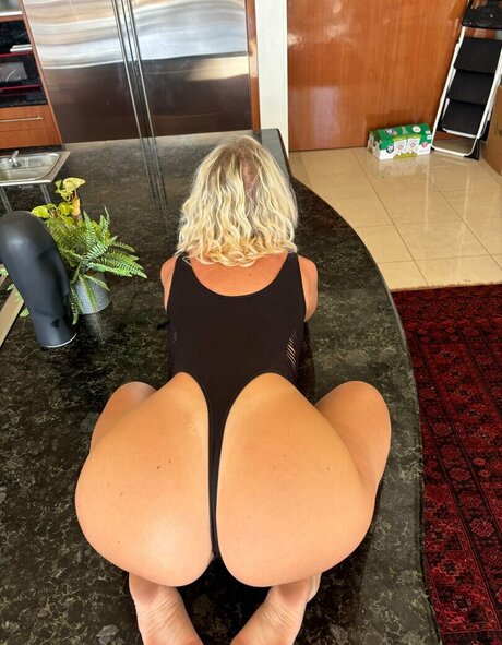 Jeneva From PARiTY model photos