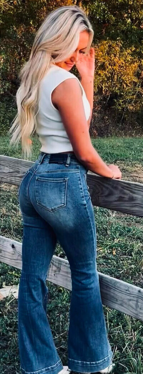 Kamryn Dockery star top archive