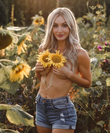 skinny babe onlyfans sex image