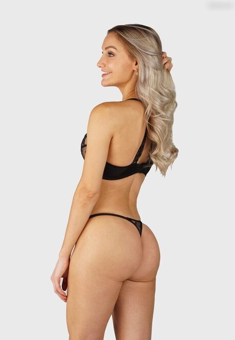 babe brunette onlyfans sexy nude picture