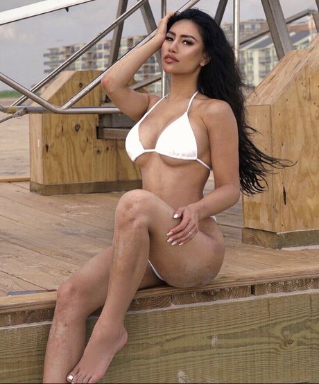 Lydddy xxx model pic