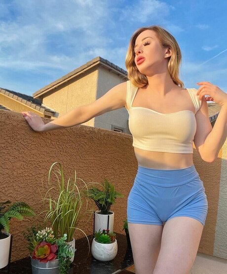 Alaina Taylor model photo