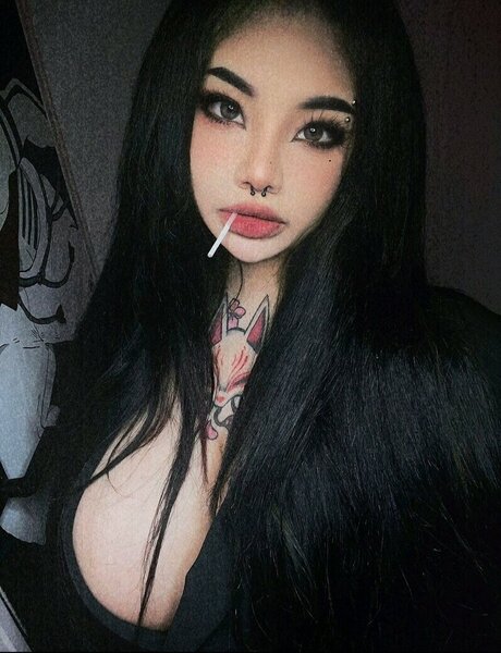 Sobaroll model nude pictures