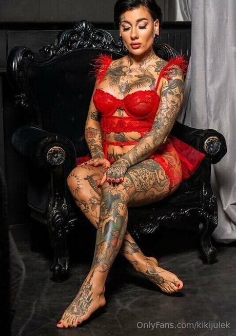 Kiki Julek porn model galleries