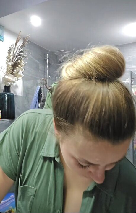 Wollnys adult model picture