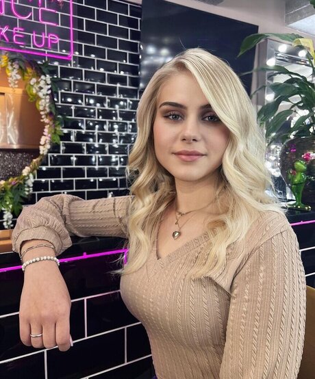 Wollnys model erotic image