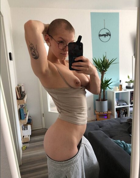 Su Goddness xxx actress photos