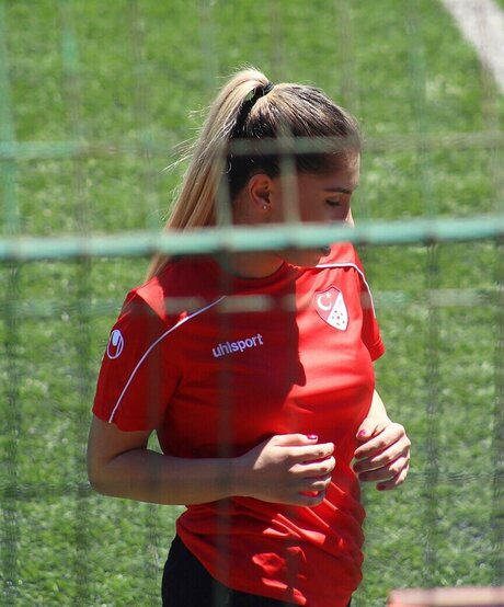 Elif Karaarslan pornstar top photo