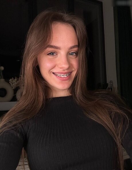 Evelina Kiss pornstar hot galleries