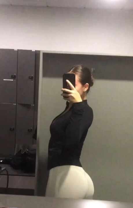 Vanessa Beauty and the Nerd sexy pornstar pictures