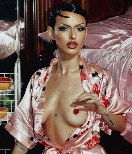 Hayden Graye beautiful star pictures