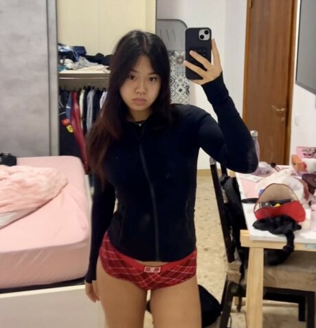 Michela Han nice model photo