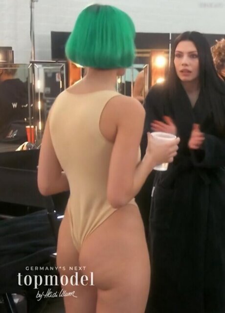 Vanessa Kunz model hd archive