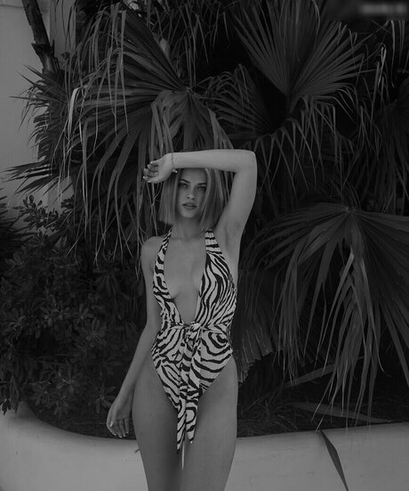 Vanessa Kunz nude model galleries