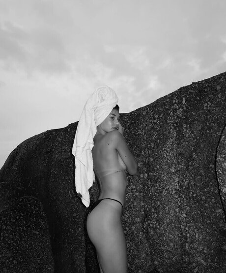 Sarah Posch beautiful actress galleries