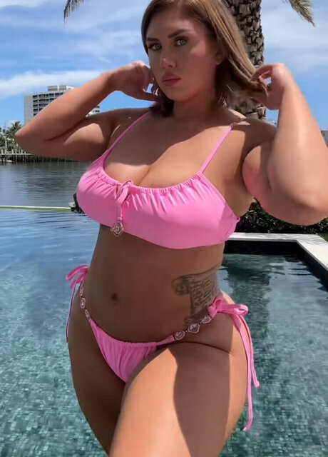 Sophiesselfies adult actress gallery