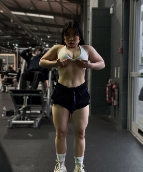 skinny blonde milf onlyfans free sex pic