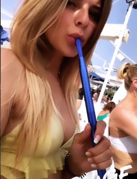 skinny babe onlyfans porno gallery