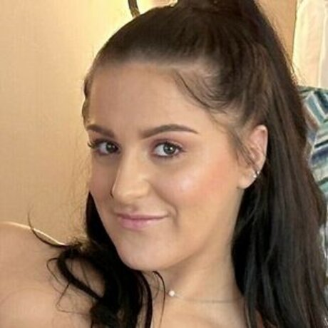 Serena Sterling pretty star photo