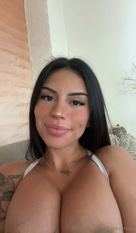 Breezyfoxx pornographic model picture