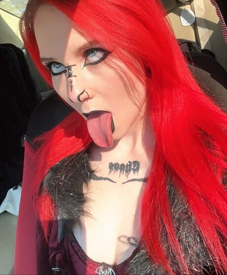 Carrie Cannie xxx actress img