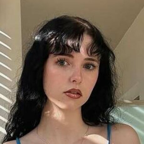 Holly Laing pornstar adult image