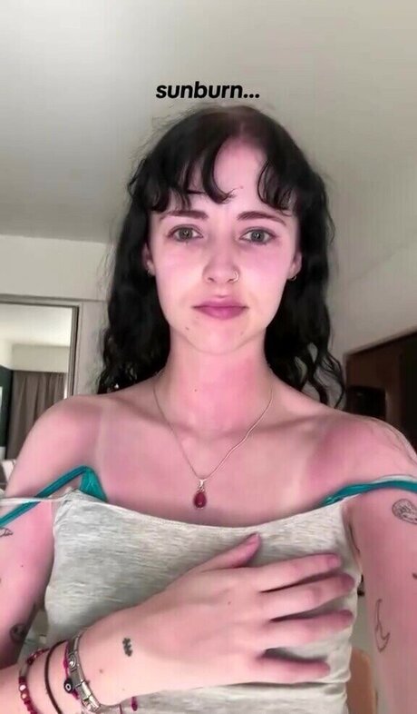 Holly Laing nudes star gallery