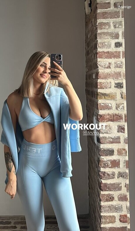 Doreen Petrova sexy actress picture