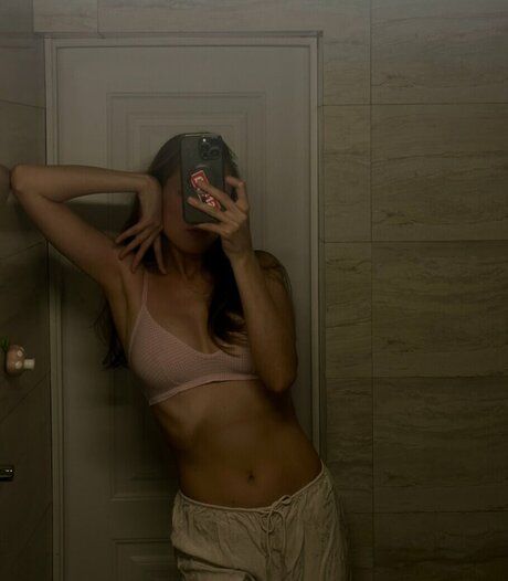 Yapishukino pornstar nude images