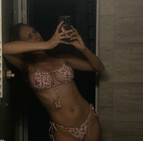 Yapishukino model adult galleries