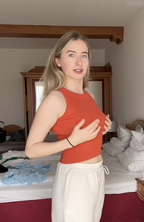 Empresslaurasophie naked pornstar img