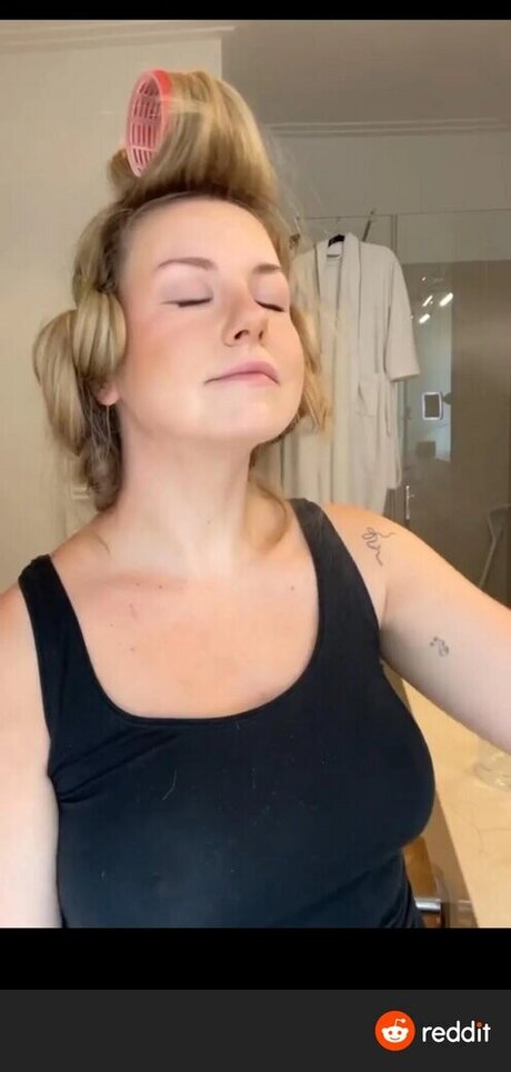 KellyMissesvlog adult actress images