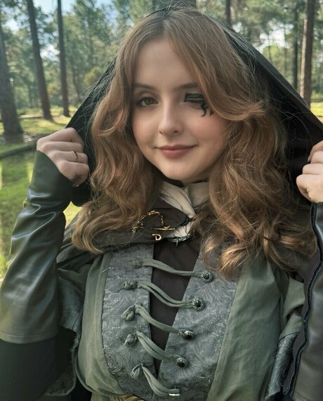 Krysttl art actress photo