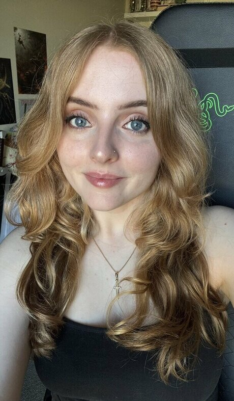 Krysttl pornstar photo