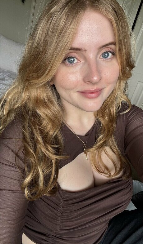 Krysttl pornstar top picture