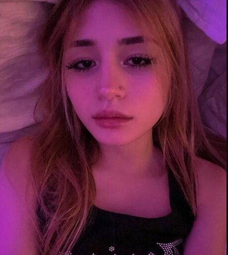 Emilykr0pp star pretty pic