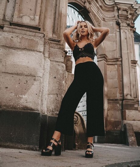 Jana Riva erotic actress image