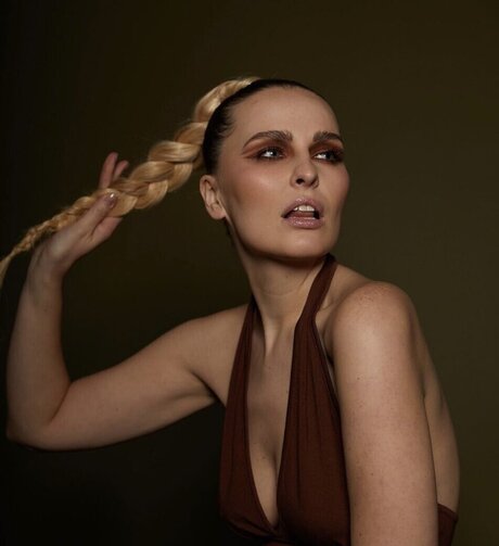 Jana Riva exclusive star image