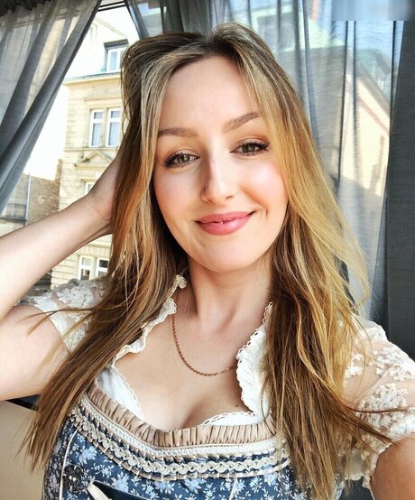 Alicia Joe erotic actress gallery