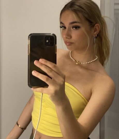 Snipsska nudes actress image